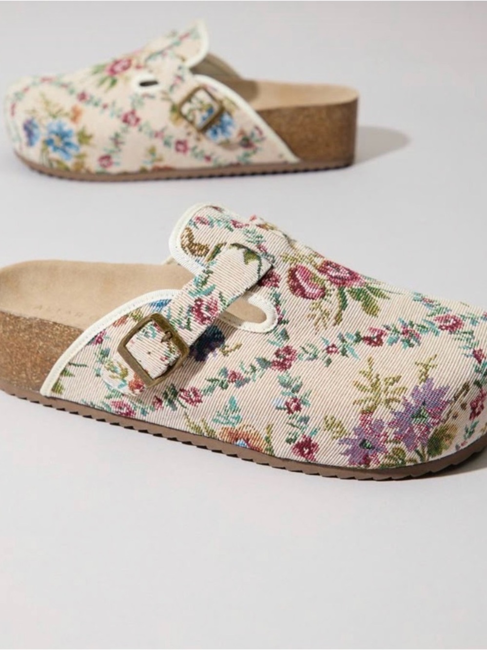 ALTAR’D STATE Lorenna Floral Tapestry Platform Clog